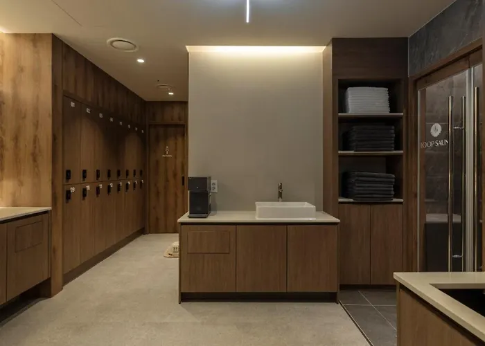 Loop Retreat By Anook Gangnam 2